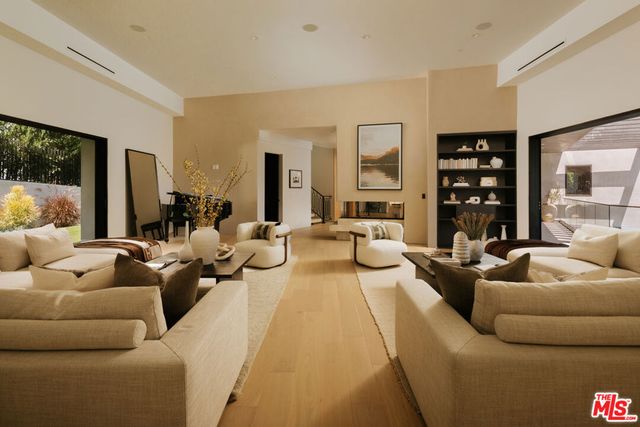 1751 Sunset Plaza Drive, Los Angeles, CA 90069