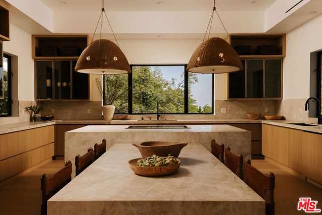 1751 Sunset Plaza Drive, Los Angeles, CA 90069