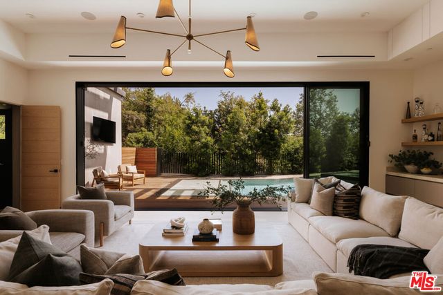 1751 Sunset Plaza Drive, Los Angeles, CA 90069