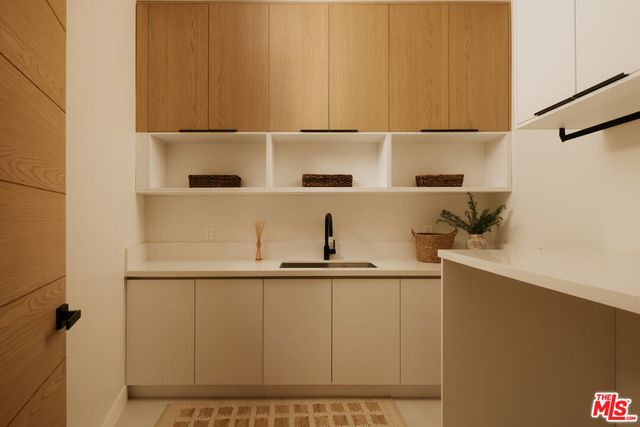 1751 Sunset Plaza Drive, Los Angeles, CA 90069