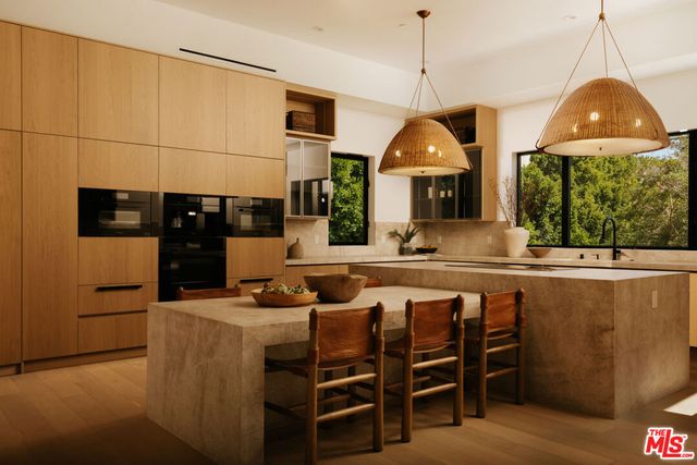 1751 Sunset Plaza Drive, Los Angeles, CA 90069