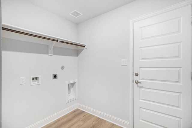 10 Greystone Court, Angleton, TX 77515