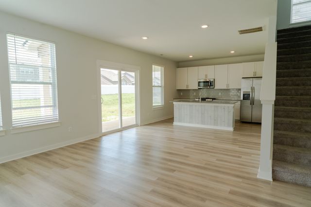 420 Wind Dance Dr, Lebanon, TN 37087