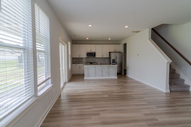 420 Wind Dance Dr, Lebanon, TN 37087