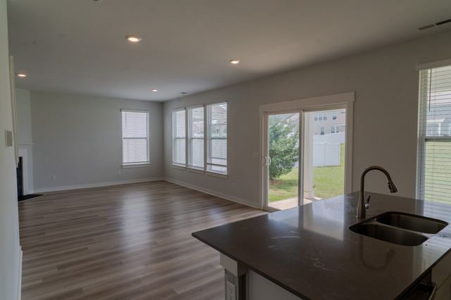 420 Wind Dance Dr, Lebanon, TN 37087