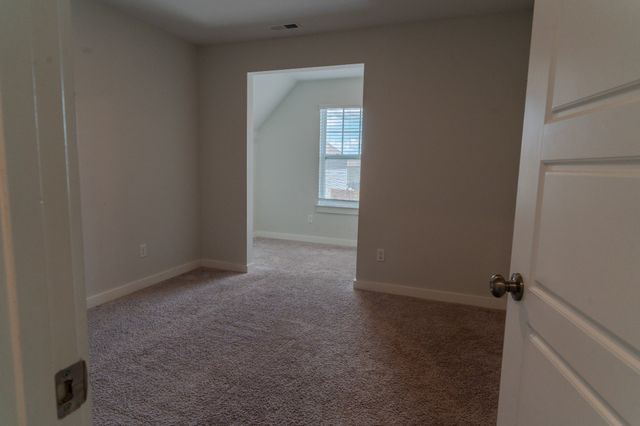 420 Wind Dance Dr, Lebanon, TN 37087