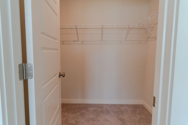 420 Wind Dance Dr, Lebanon, TN 37087