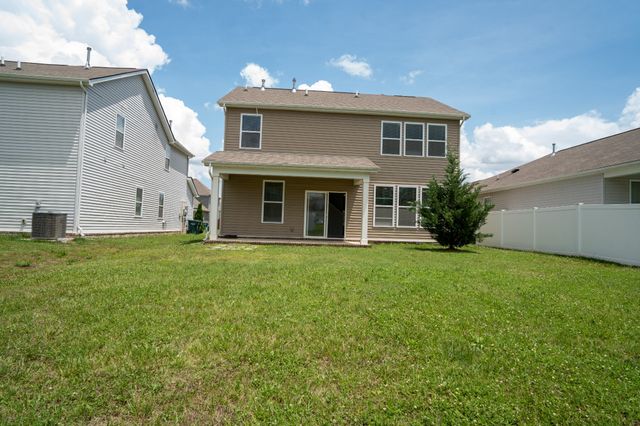 420 Wind Dance Dr, Lebanon, TN 37087