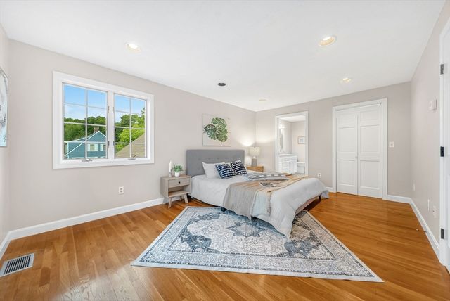 4 Meadow Dr, Littleton, MA 01460