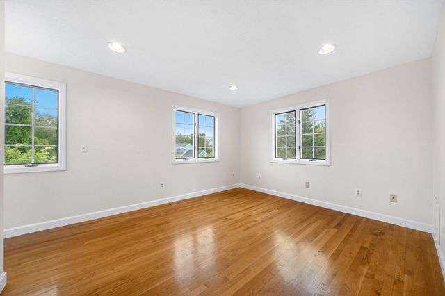 4 Meadow Dr, Littleton, MA 01460