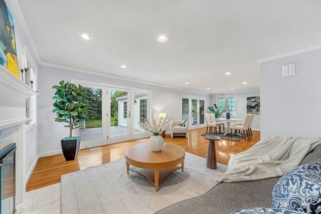 4 Meadow Dr, Littleton, MA 01460