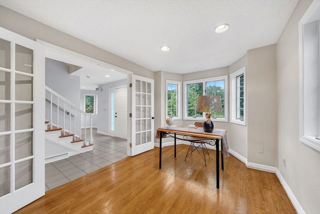 4 Meadow Dr, Littleton, MA 01460