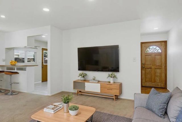 5860 Yorkshire Avenue, La Mesa, CA 91942