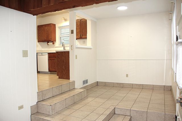 328 N. 15TH Street, Manhattan, KS 66502