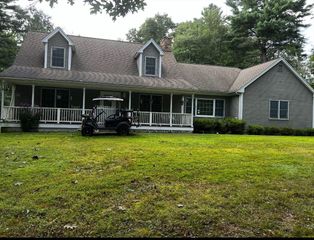 27 Irwin St, Stoughton, MA 02072