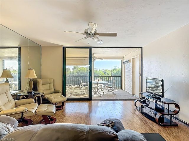 2067 W Lakeview BLVD # 9, North Fort Myers, FL 33903