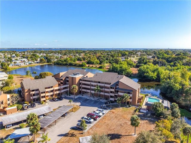 2067 W Lakeview BLVD # 9, North Fort Myers, FL 33903