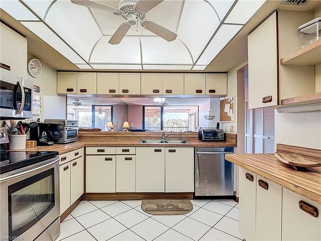 2067 W Lakeview BLVD # 9, North Fort Myers, FL 33903