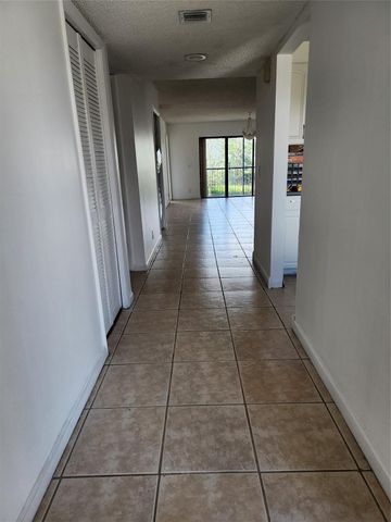 390 Racquet Club Road 204, Weston, FL 33326