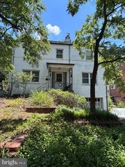 1400 20TH ST S, Arlington, VA 22202