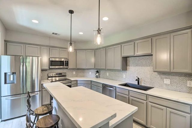 4909 Sunflower Street, Houston, TX 77033