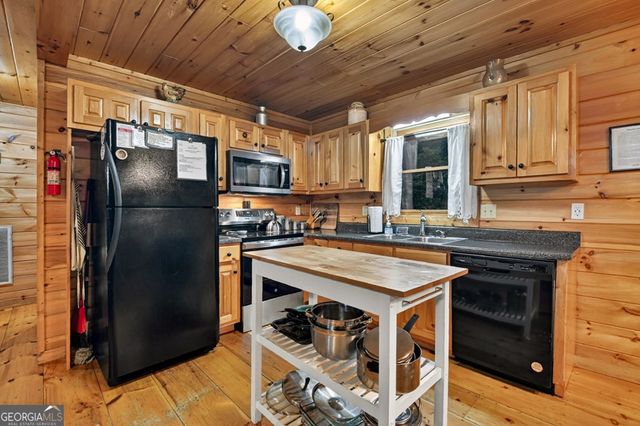 550 Hillsdale Drive, Ellijay, GA 30540