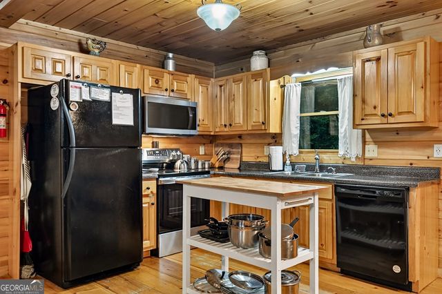 550 Hillsdale Drive, Ellijay, GA 30540