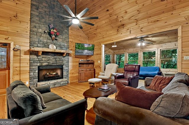 550 Hillsdale Drive, Ellijay, GA 30540