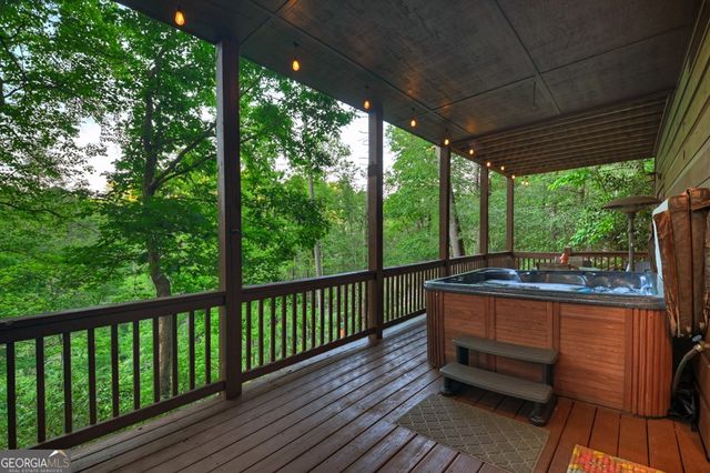 550 Hillsdale Drive, Ellijay, GA 30540