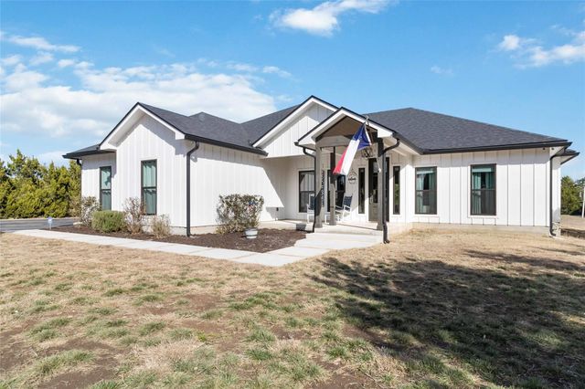 310 Lets Roll DR, Fischer, TX 78623