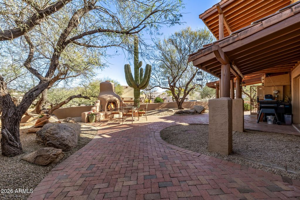 38065 N CAVE CREEK Road 6, Cave Creek, AZ 85331