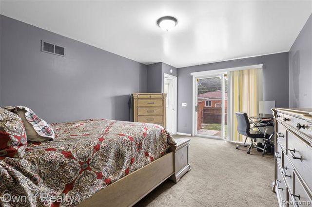 26321 Midway Street, Dearborn Heights, MI 48127