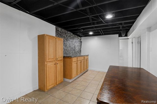 26321 Midway Street, Dearborn Heights, MI 48127