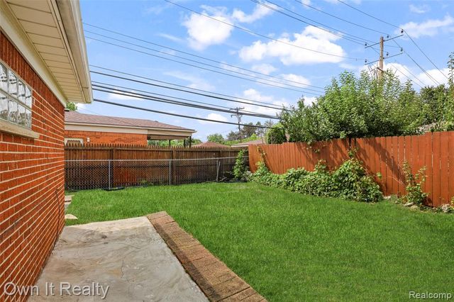 26321 Midway Street, Dearborn Heights, MI 48127
