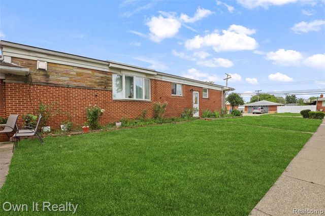 26321 Midway Street, Dearborn Heights, MI 48127