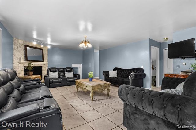 26321 Midway Street, Dearborn Heights, MI 48127