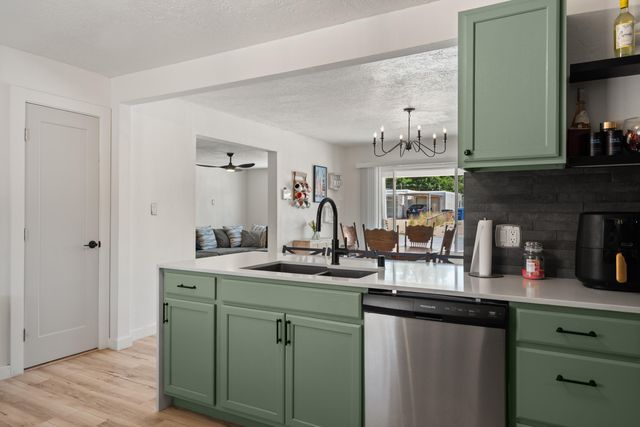 2617 Mary Ellen Street NE, Albuquerque, NM 87112
