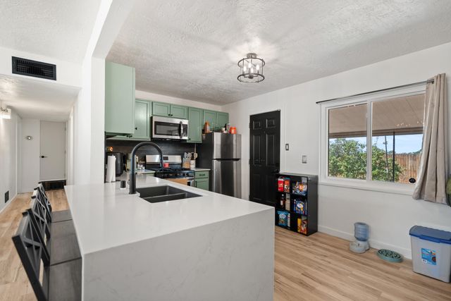 2617 Mary Ellen Street NE, Albuquerque, NM 87112