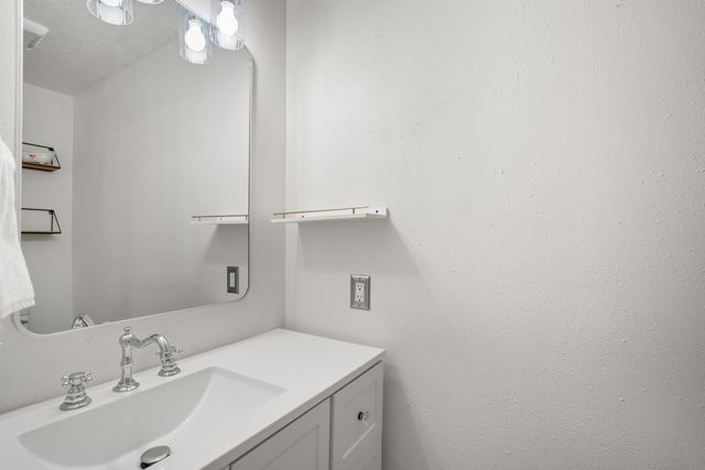 2617 Mary Ellen Street NE, Albuquerque, NM 87112