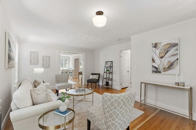 49 Hillsdale Rd, Arlington, MA 02476