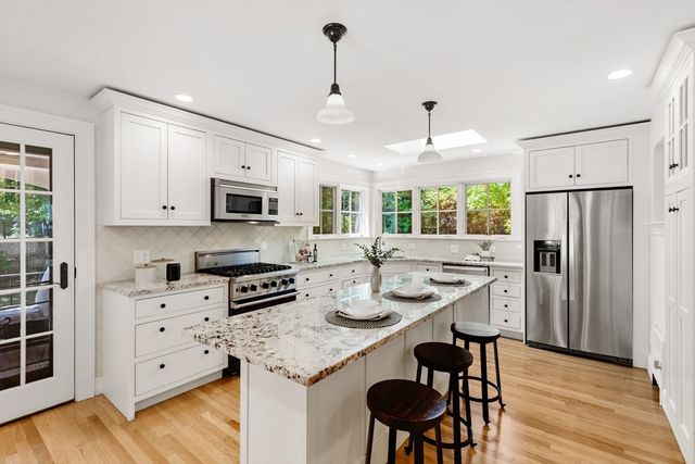 49 Hillsdale Rd, Arlington, MA 02476