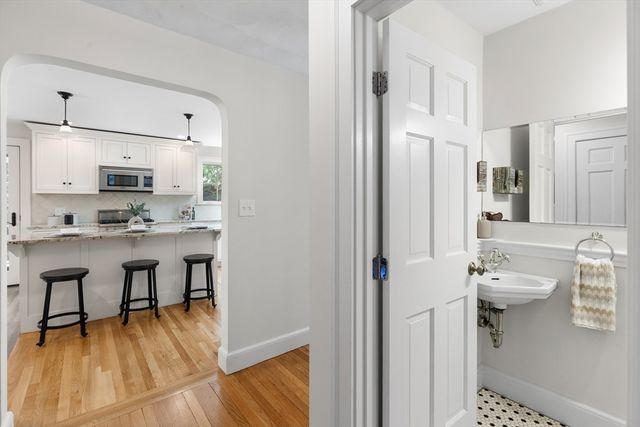 49 Hillsdale Rd, Arlington, MA 02476