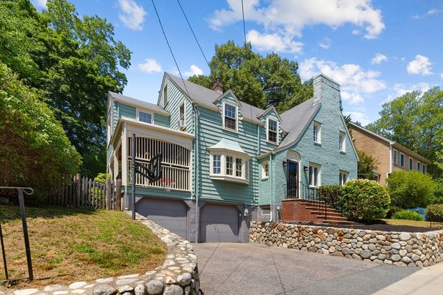 49 Hillsdale Rd, Arlington, MA 02476