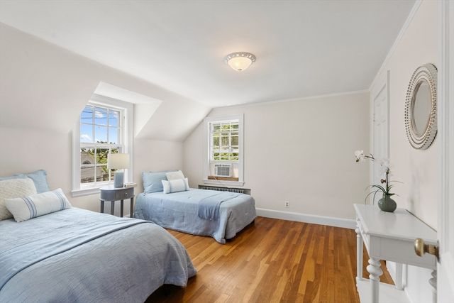 49 Hillsdale Rd, Arlington, MA 02476