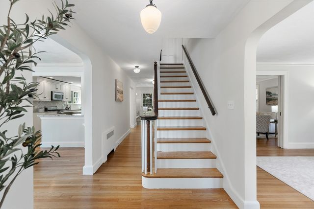49 Hillsdale Rd, Arlington, MA 02476