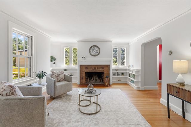 49 Hillsdale Rd, Arlington, MA 02476