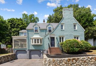 49 Hillsdale Rd, Arlington, MA 02476