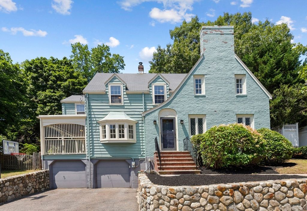 49 Hillsdale Rd, Arlington, MA 02476