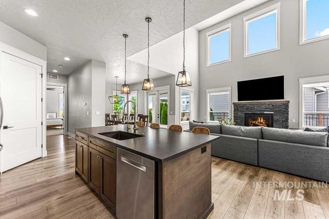 8201 W Corinthia St, Eagle, ID 83616