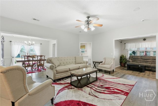 915 Mandarin Drive, Hinesville, GA 31313